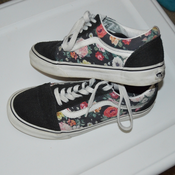 Lace up vans 7.5 floral pattern and black suede - Picture 1 of 4